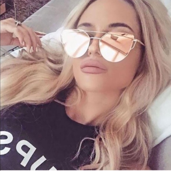 ✰ Authentic Rosegold Mirrored Sunglasses ✰ - Picture 3 of 8